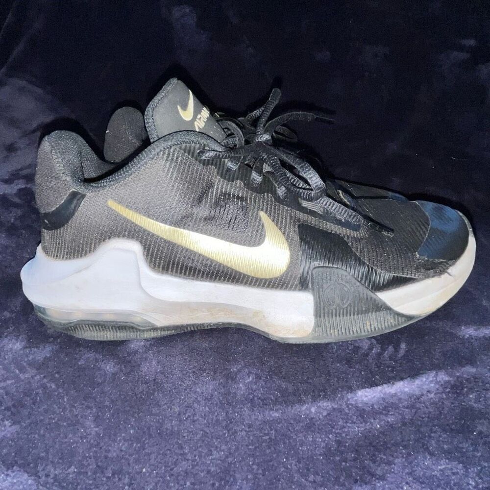 Nike Men's Size 7.5 Air Max Impact 4 Athletic Sneakers Black Metallic Gold Shoes